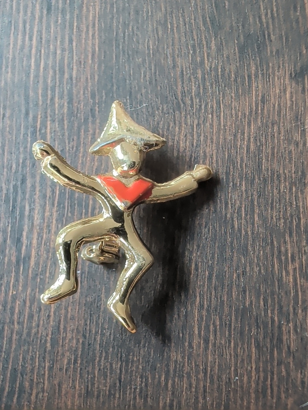 Girl Scout Brownie pin 1966 Gold-tone Dancing Pixie Figure Lapel Pin Red Accent